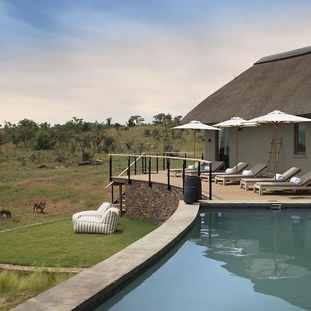 Mhondoro Safari Lodge & Villa Велгефонден Гейм Ризърв Екстериор снимка