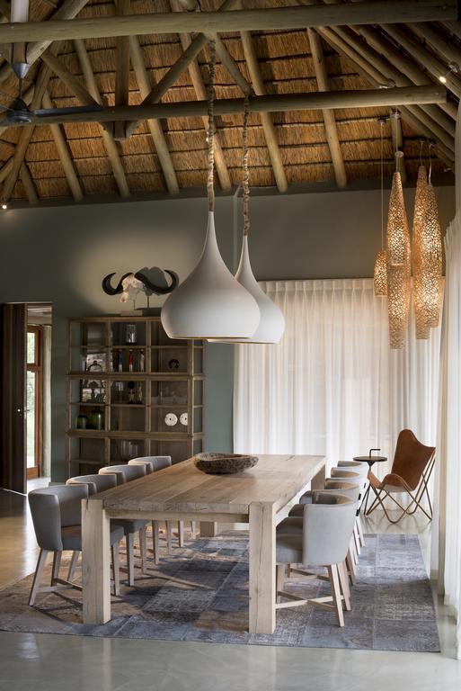 Mhondoro Safari Lodge & Villa Велгефонден Гейм Ризърв Екстериор снимка