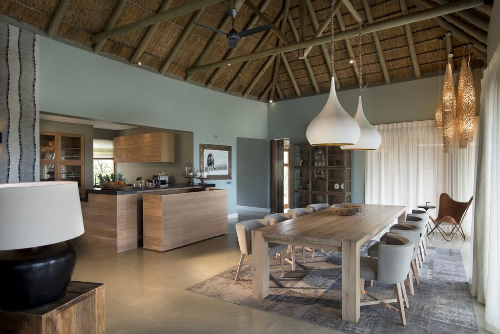 Mhondoro Safari Lodge & Villa Велгефонден Гейм Ризърв Екстериор снимка