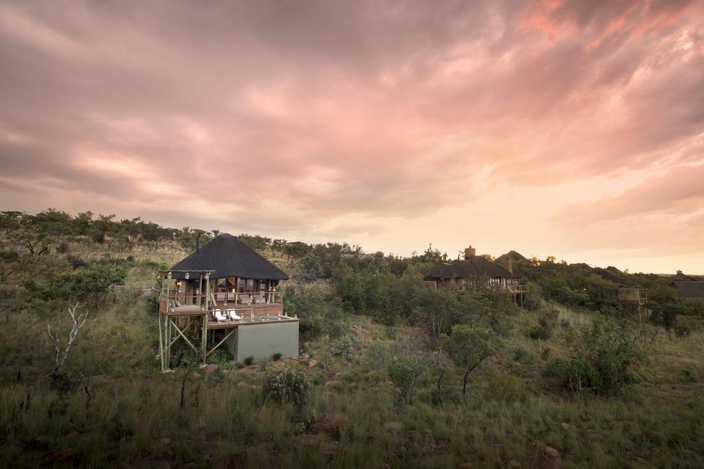 Mhondoro Safari Lodge & Villa Велгефонден Гейм Ризърв Екстериор снимка