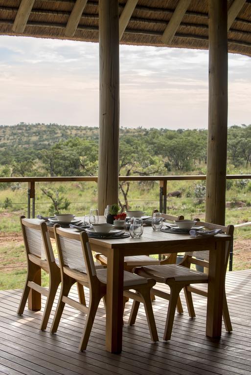 Mhondoro Safari Lodge & Villa Велгефонден Гейм Ризърв Екстериор снимка