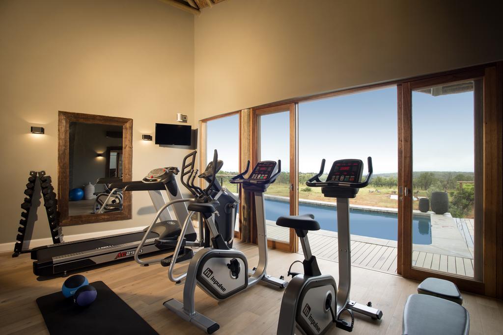 Mhondoro Safari Lodge & Villa Велгефонден Гейм Ризърв Екстериор снимка