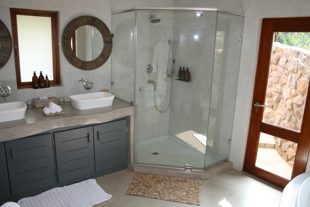 Mhondoro Safari Lodge & Villa Велгефонден Гейм Ризърв Екстериор снимка