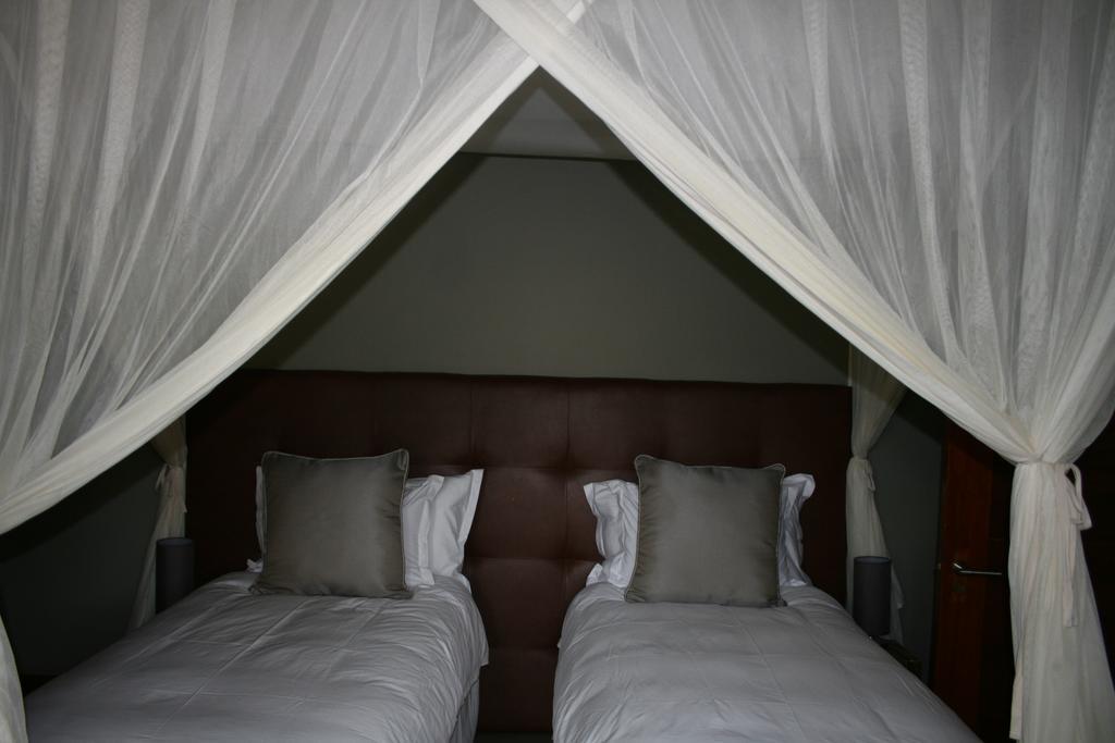 Mhondoro Safari Lodge & Villa Велгефонден Гейм Ризърв Екстериор снимка