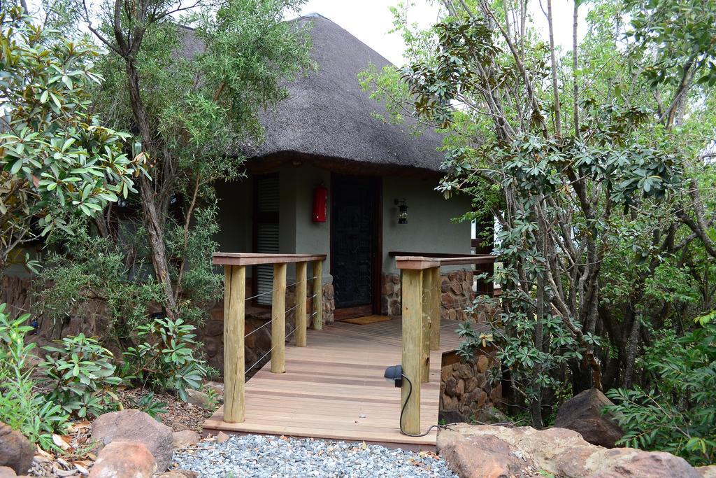 Mhondoro Safari Lodge & Villa Велгефонден Гейм Ризърв Екстериор снимка