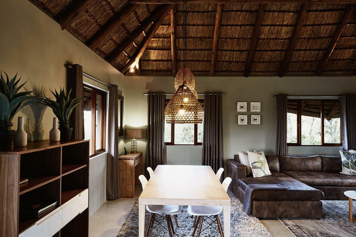 Mhondoro Safari Lodge & Villa Велгефонден Гейм Ризърв Екстериор снимка